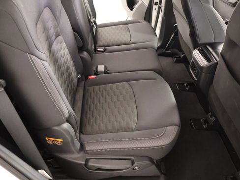 Used 2025 Nissan Pathfinder SV image 15