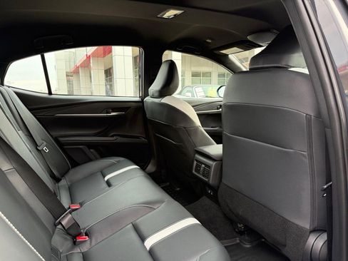 Certified 2025 Toyota Camry SE w/ Convenience Package image 11