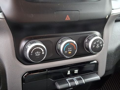 Used 2023 RAM 1500 Big Horn AWD/4WD image 16