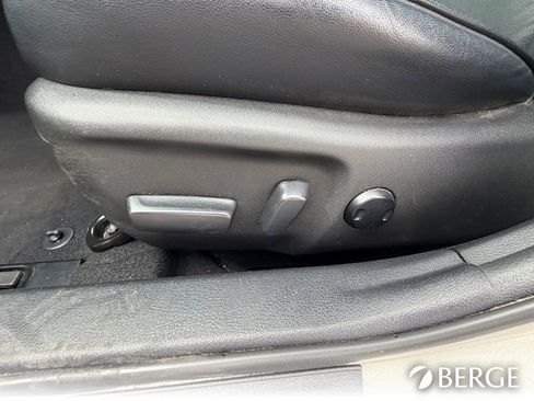 Used 2017 Toyota Camry XLE w/ Moonroof Package FWD image 18