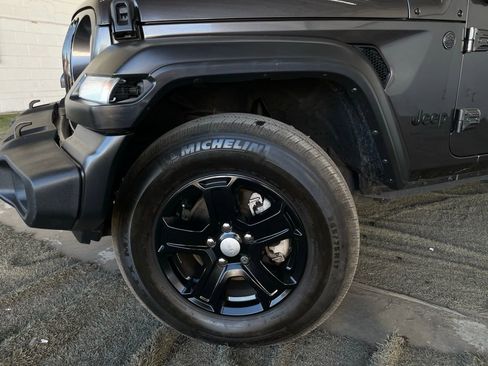 Used 2022 Jeep Wrangler Unlimited Sport image 10