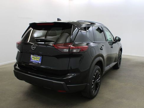 New 2026 Nissan Rogue SV FWD image 5