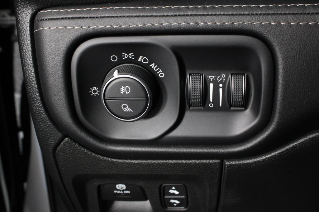 Used 2024 RAM 1500 Limited AWD/4WD image 20