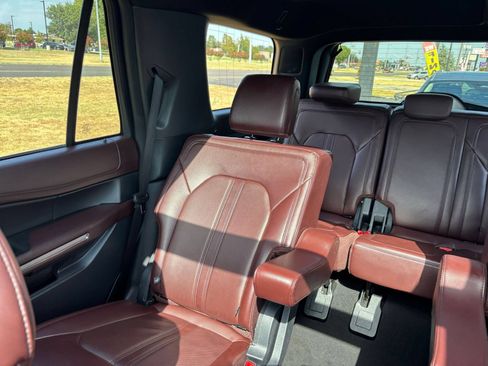 Used 2024 Ford Expedition Limited RWD image 43