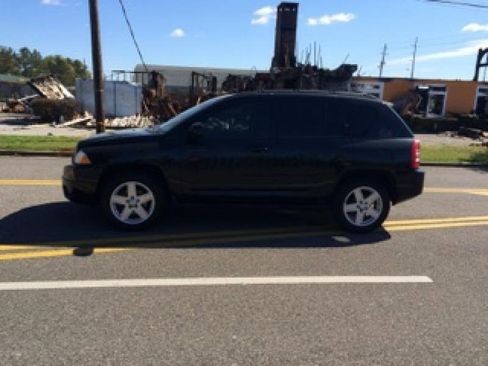 Used 2010 Jeep Compass Sport w/ PWR Equipment Group image 2