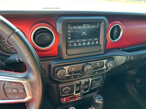 Used 2021 Jeep Wrangler Unlimited Rubicon w/ LED Lighting Group image 8