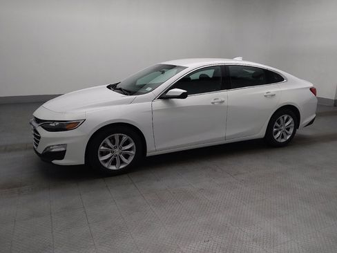 Used 2025 Chevrolet Malibu LT FWD image 2