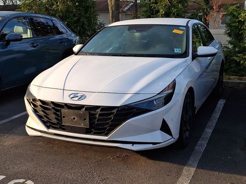 Used 2023 Hyundai Elantra SEL w/ Convenience Package image 5