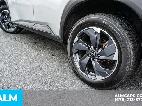Used 2024 Nissan Rogue SV FWD image 16