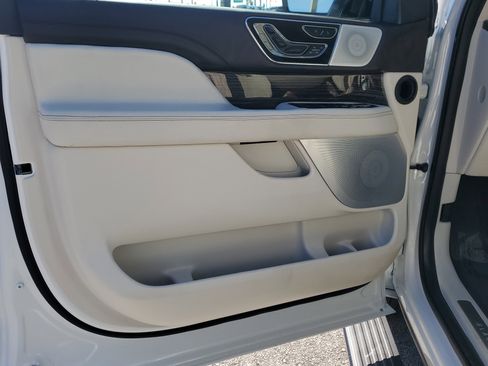 Used 2024 Lincoln Navigator Black Label image 19