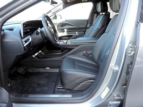 New 2026 Cadillac Lyriq Premium Luxury w/ LPO, Floor Liner Package image 15