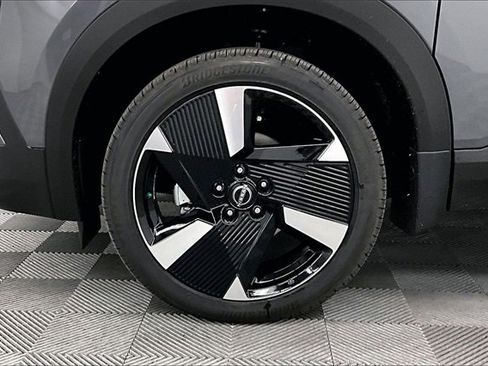 New 2026 Nissan Kicks SR image 11