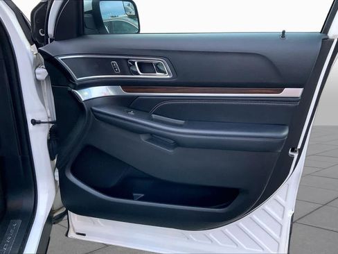 Used 2017 Ford Explorer Limited w/ Class II Trailer Tow Package FWD image 22