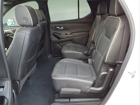 Used 2023 Chevrolet Traverse Premier AWD/4WD image 13