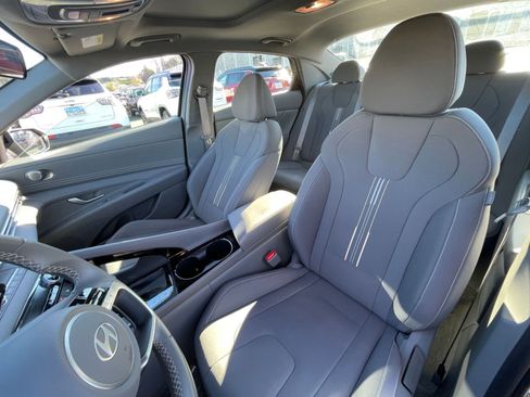 Used 2025 Hyundai Elantra SEL image 34