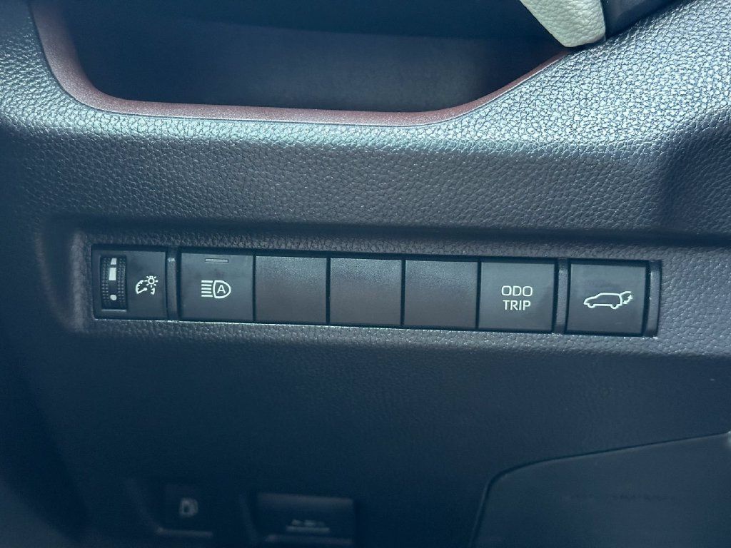 Used 2024 Toyota RAV4 Limited AWD/4WD image 38