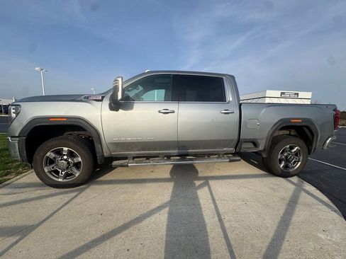 Used 2025 GMC Sierra 2500 SLT w/ SLT Premium Package image 4
