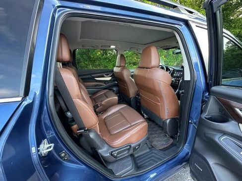 Used 2022 Subaru Ascent Touring AWD/4WD image 17