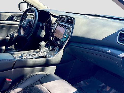 Used 2022 Nissan Maxima Platinum w/ Sport Mat Group FWD image 31
