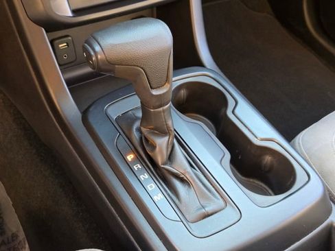 Used 2016 GMC Canyon 2WD Crew Cab image 14