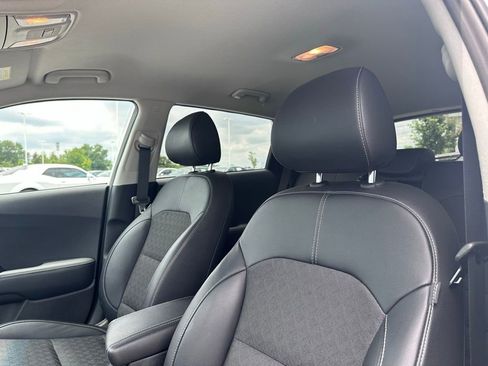 Certified 2022 Kia Niro EX FWD image 21