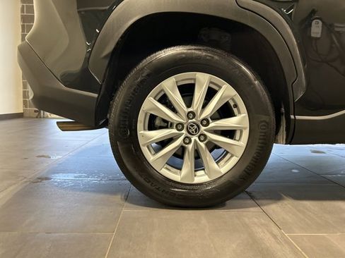 Used 2024 Toyota Corolla Cross LE image 42