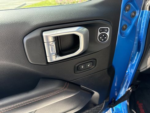 Used 2021 Jeep Gladiator Mojave AWD/4WD image 19