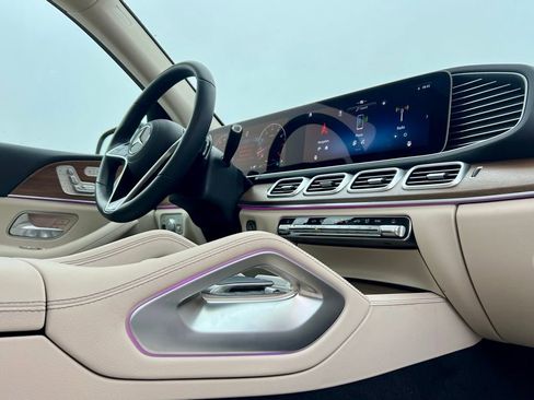 Certified 2025 Mercedes-Benz GLE 350 4MATIC image 10