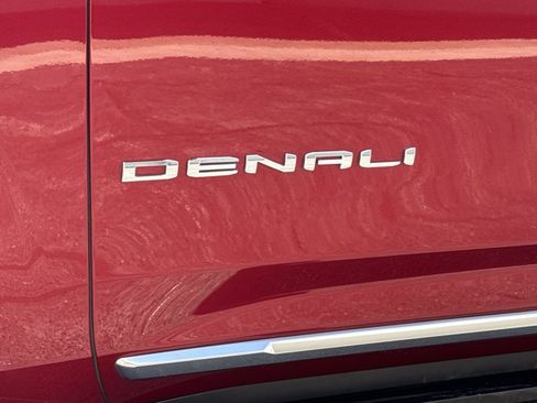 Used 2023 GMC Yukon Denali AWD/4WD image 18