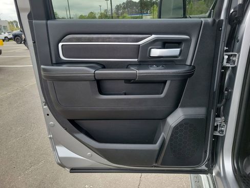 Used 2024 RAM 2500 Big Horn image 33