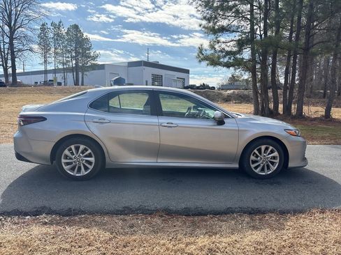 Used 2024 Toyota Camry LE w/ Convenience Package image 6