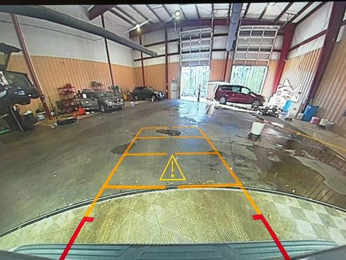 Used 2023 GMC Yukon XL Denali w/ Advanced Technology Package image 32