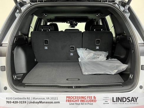 New 2025 Jeep Grand Cherokee Laredo w/ Luxury Tech Group I image 6