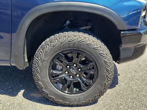 Certified 2022 Chevrolet Silverado 1500 ZR2 w/ Technology Package AWD/4WD image 6