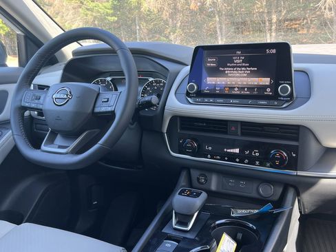 New 2026 Nissan Rogue Dark Armor AWD/4WD image 3