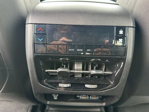 Used 2023 Jeep Grand Cherokee L Laredo AWD/4WD image 11