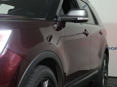 Used 2019 Ford Explorer XLT w/ Equipment Group 202A image 11