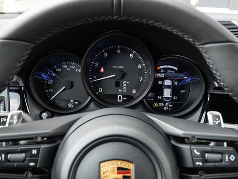 Certified 2026 Porsche Macan AWD/4WD image 14