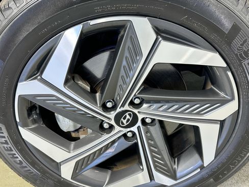 Used 2023 Hyundai Tucson Limited image 32