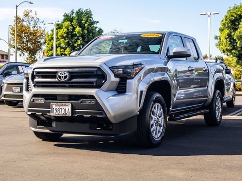 Used 2026 Toyota Tacoma SR5 AWD/4WD image 4