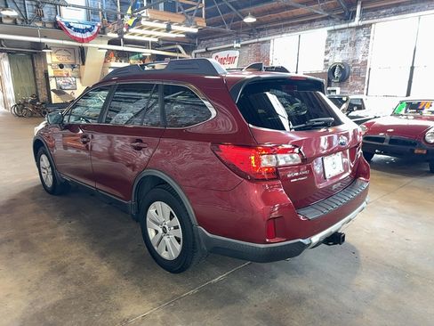 Used 2017 Subaru Outback 2.5i Premium image 5