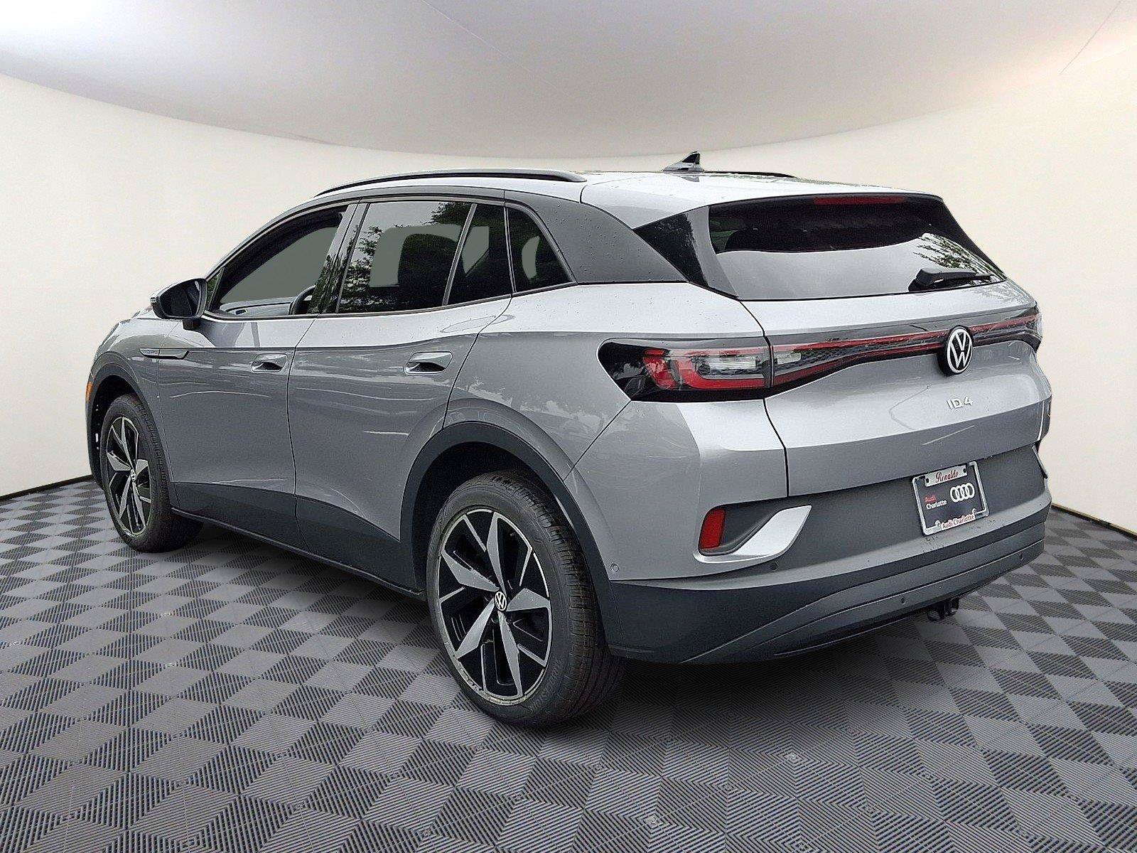 Used 2023 Volkswagen ID.4 Pro S AWD/4WD image 4
