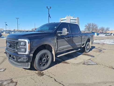 Used 2023 Ford F250 XLT w/ XLT Premium Package image 2