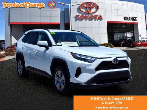 Certified 2025 Toyota RAV4 XLE AWD/4WD image 1