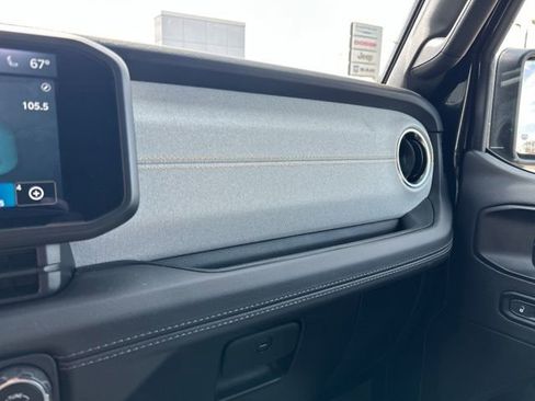 Used 2025 Jeep Wrangler Unlimited Sahara image 46