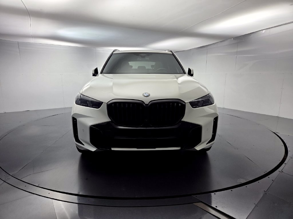 Used 2024 BMW X5 xDrive40i w/ M Sport Package AWD/4WD image 4