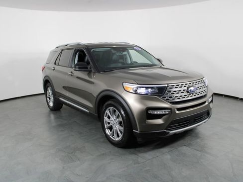 Used 2021 Ford Explorer Limited w/ Equipment Group 301A image 12