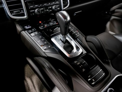 Used 2015 Porsche Cayenne Diesel image 14