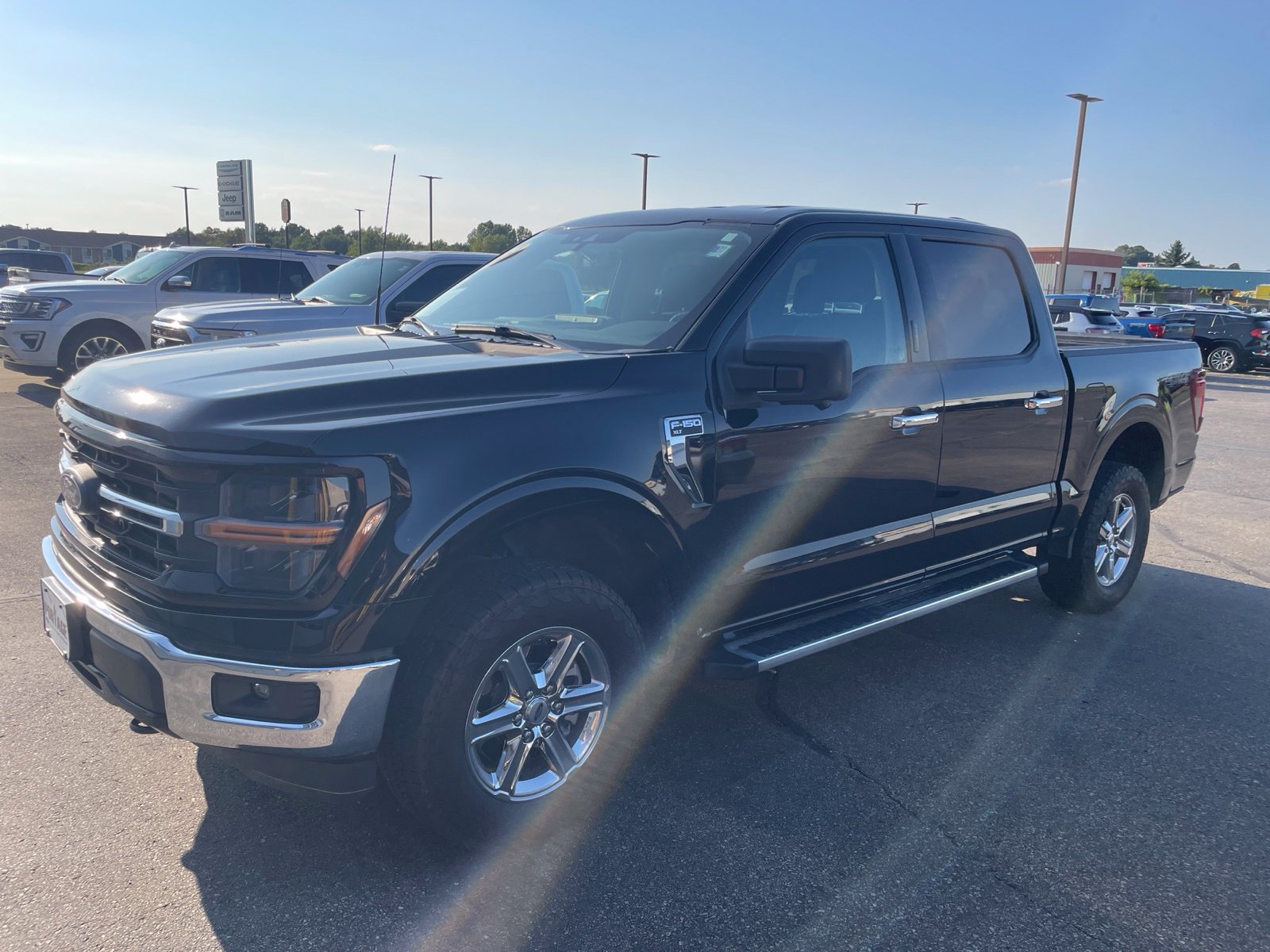 Used 2024 Ford F150 XLT AWD/4WD image 3