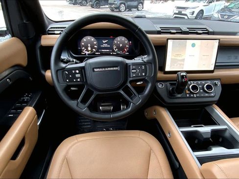 Used 2025 Land Rover Defender 130 V8 image 6